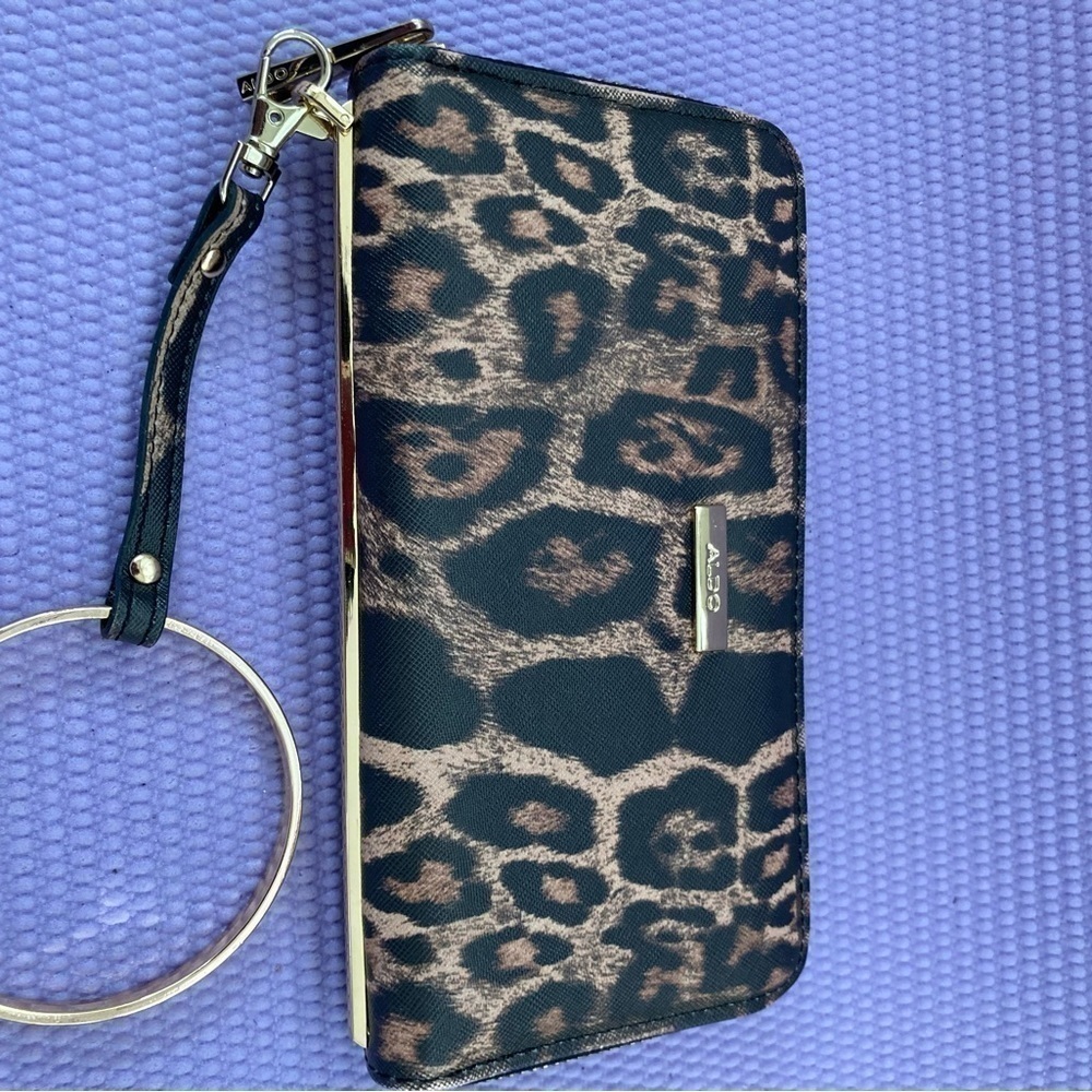 Cheetah Print 
ALDO Animal Print wallet With Detachable Strap Gold Colored ring - Picture 2 of 11
